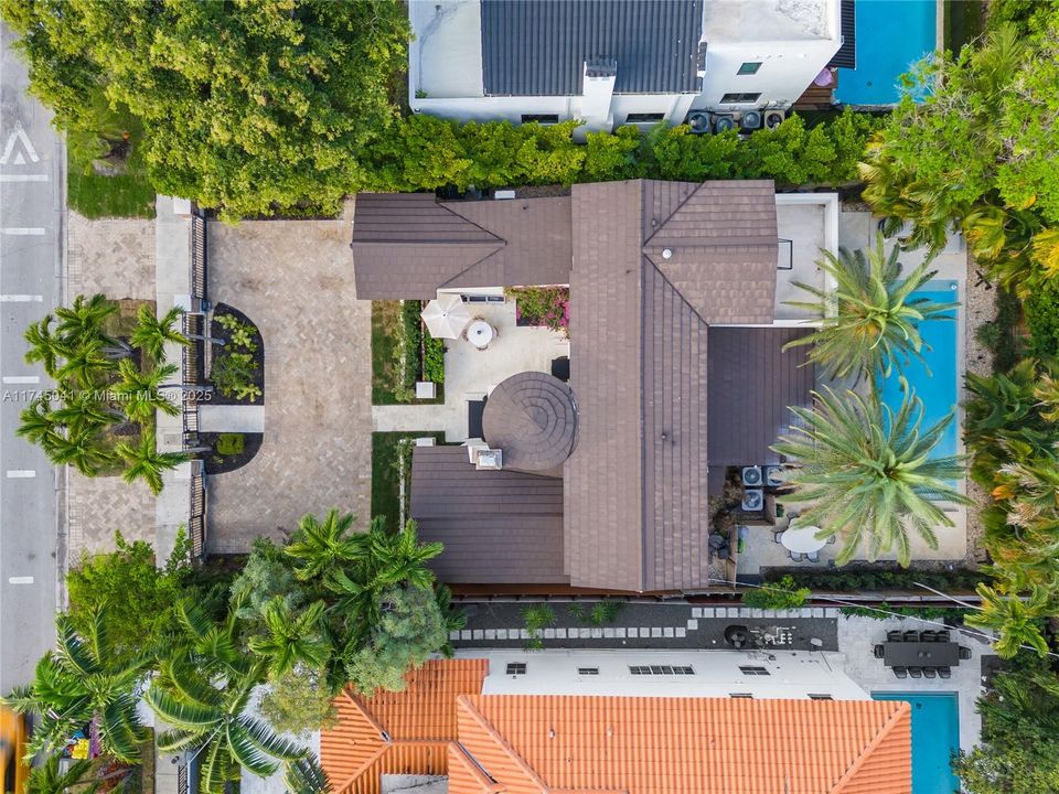 For Sale: $4,995,000 (5 beds, 4 baths, 3274 Square Feet)