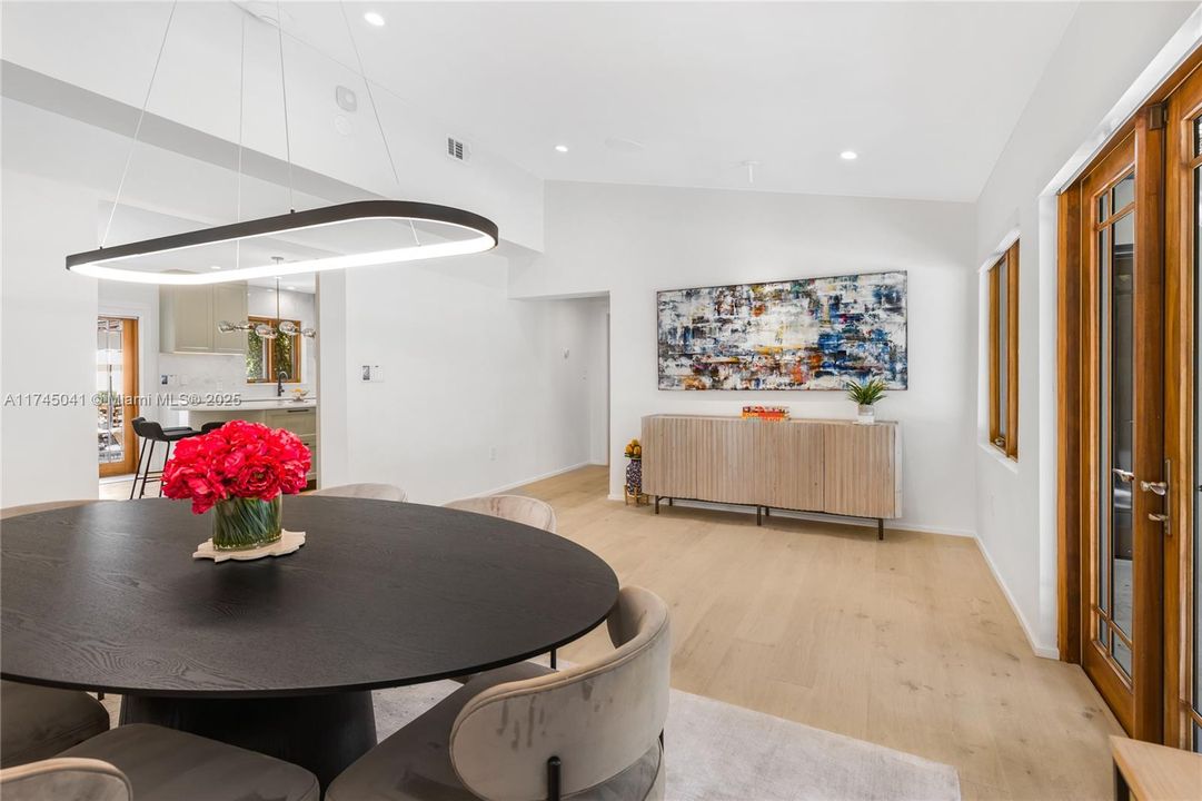 For Sale: $4,995,000 (5 beds, 4 baths, 3274 Square Feet)