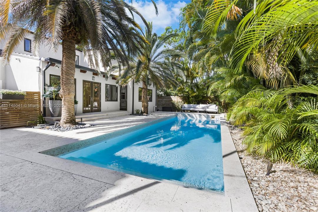 For Sale: $4,995,000 (5 beds, 4 baths, 3274 Square Feet)