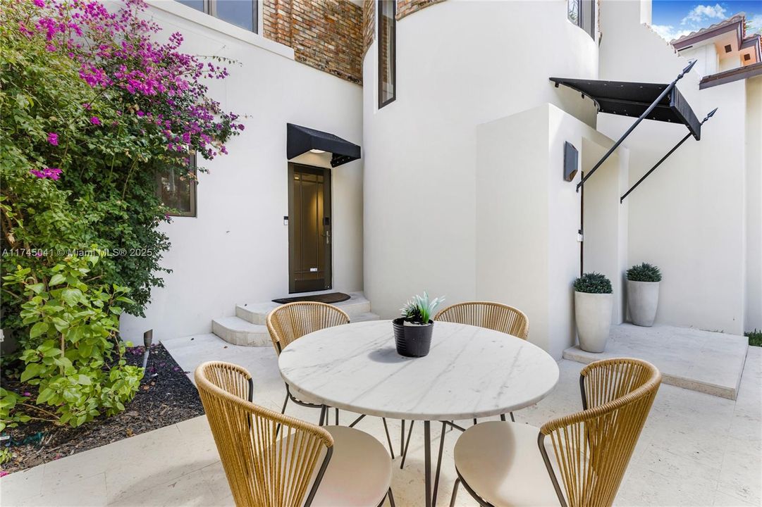 For Sale: $4,995,000 (5 beds, 4 baths, 3274 Square Feet)