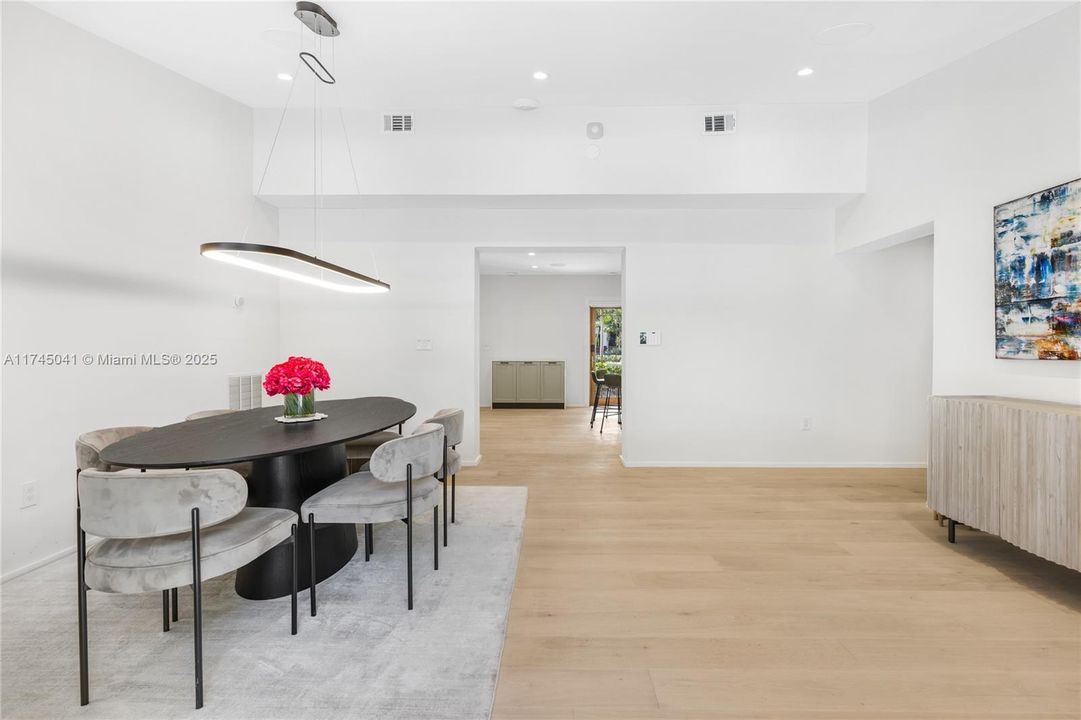 For Sale: $4,995,000 (5 beds, 4 baths, 3274 Square Feet)