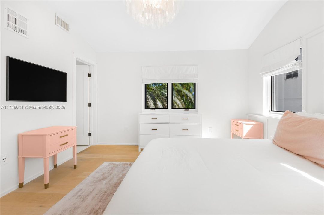 For Sale: $4,995,000 (5 beds, 4 baths, 3274 Square Feet)