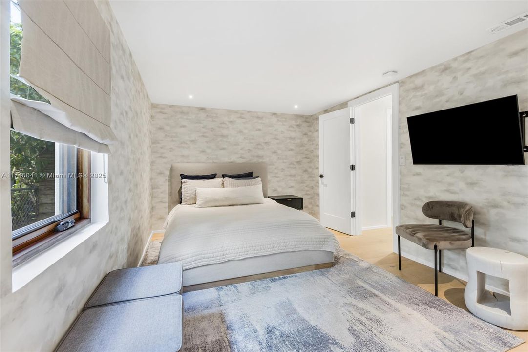For Sale: $4,995,000 (5 beds, 4 baths, 3274 Square Feet)