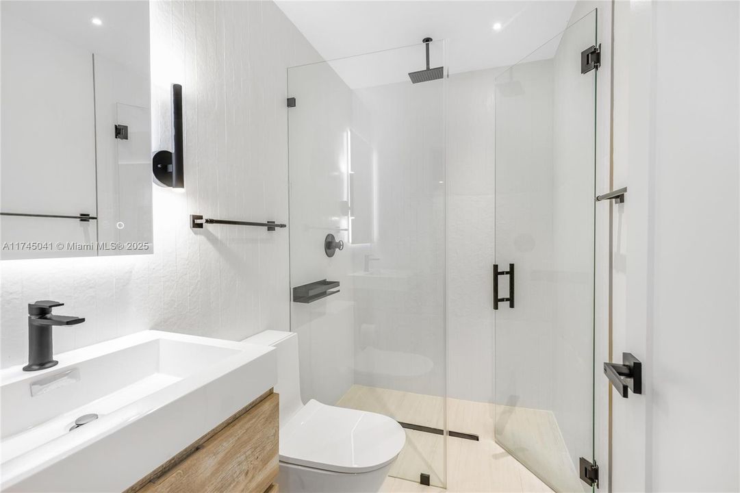 For Sale: $4,995,000 (5 beds, 4 baths, 3274 Square Feet)