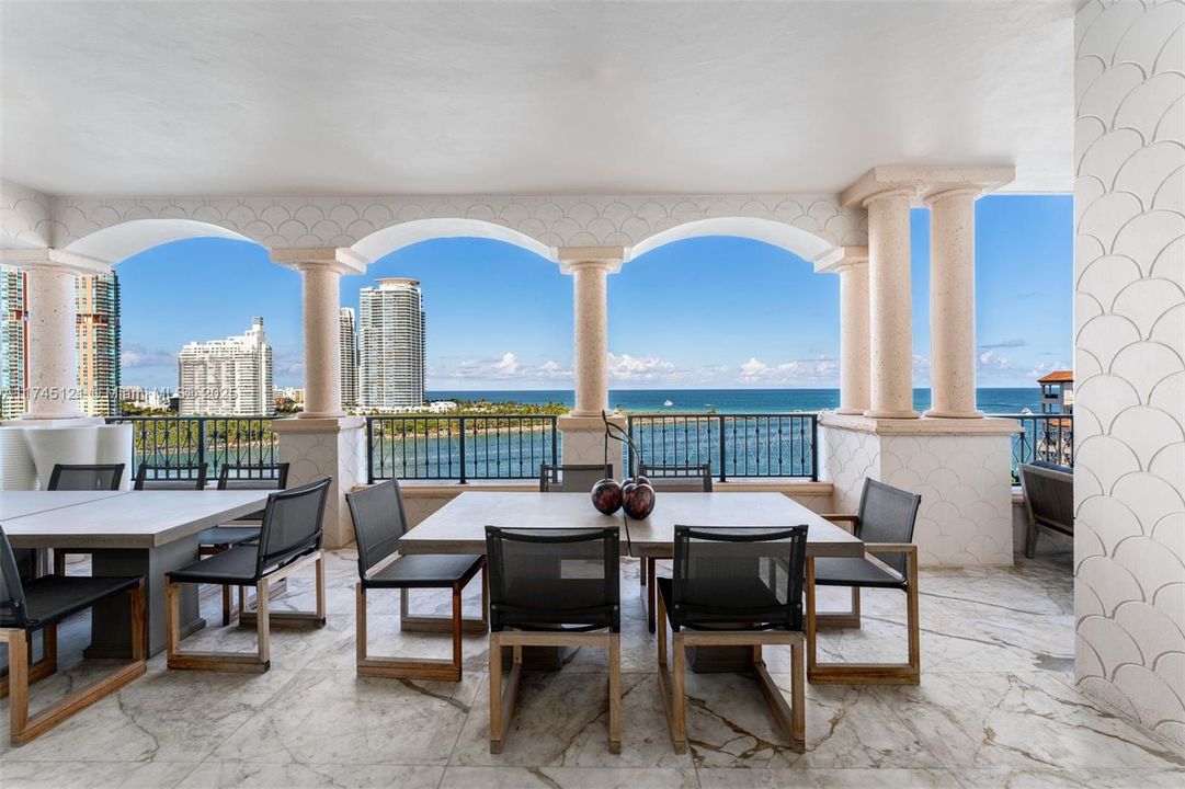 For Sale: $23,950,000 (6 beds, 5 baths, 7025 Square Feet)