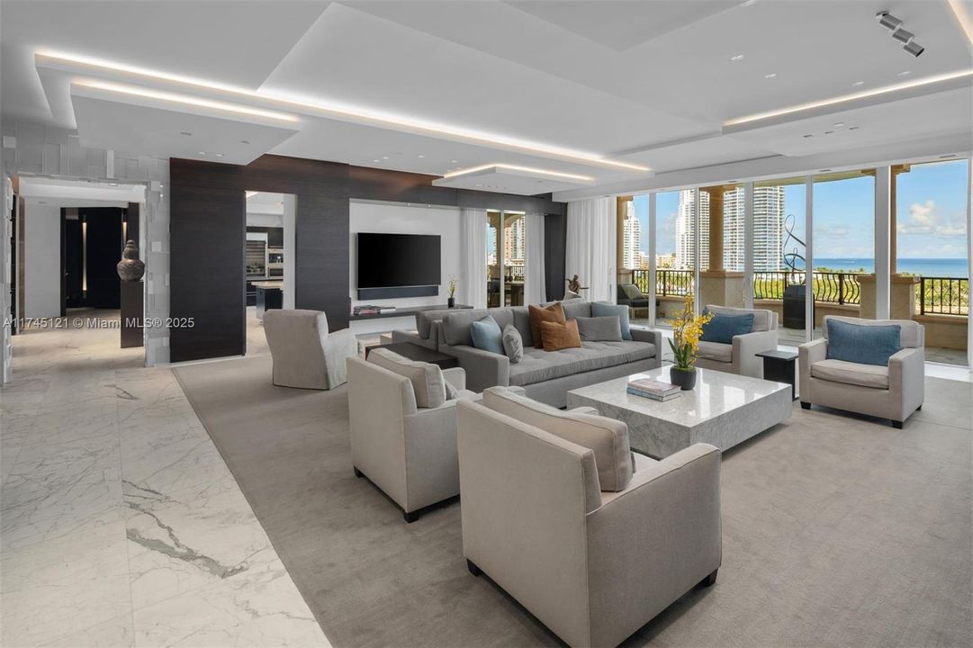 For Sale: $23,950,000 (6 beds, 5 baths, 7025 Square Feet)