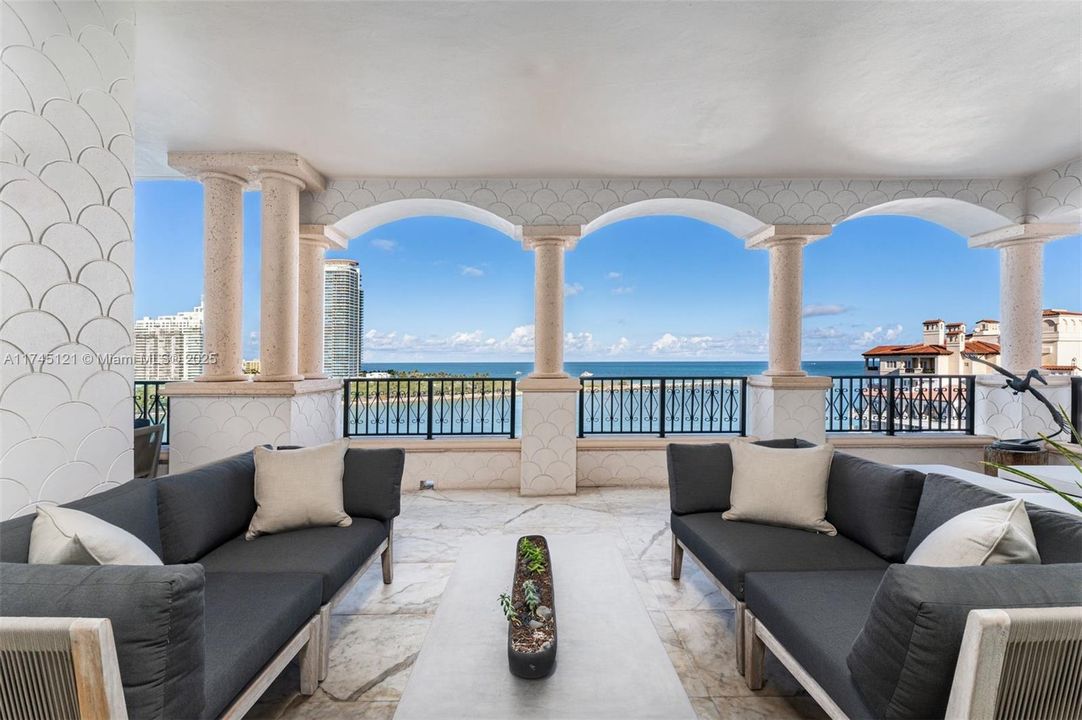 For Sale: $23,950,000 (6 beds, 5 baths, 7025 Square Feet)