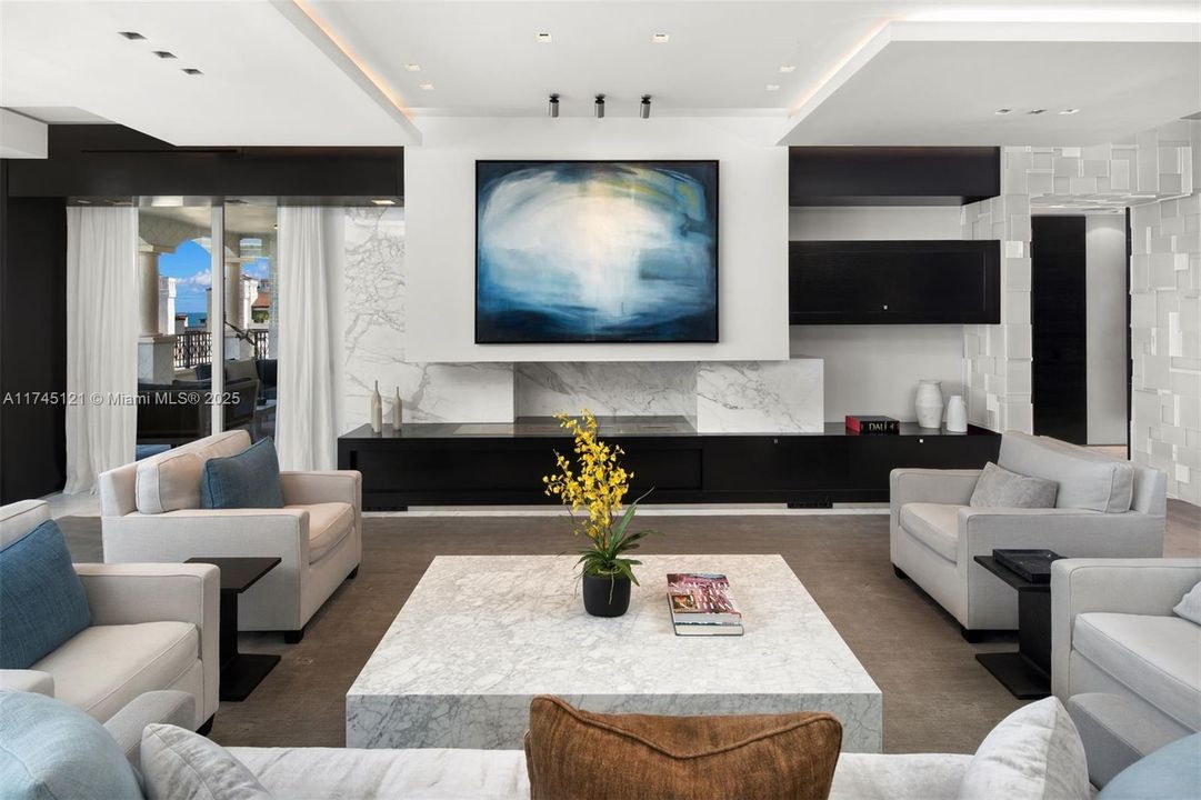 For Sale: $23,950,000 (6 beds, 5 baths, 7025 Square Feet)