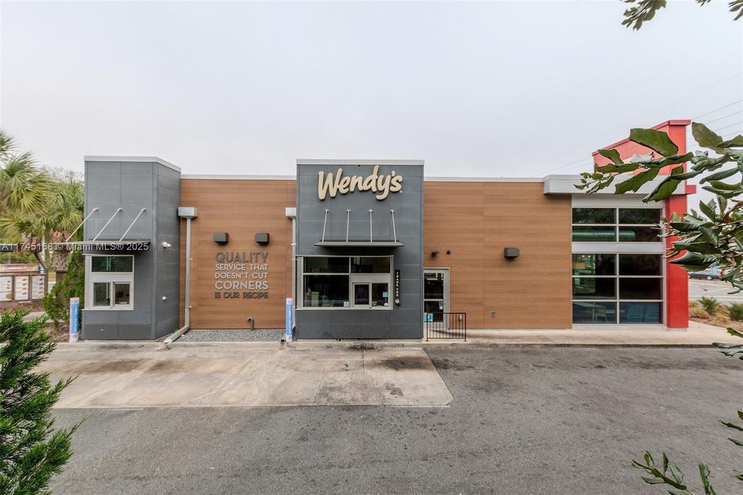 Vendido Recientemente: $2,409,200 (0 camas, 0 baños, 0 Pies cuadrados)