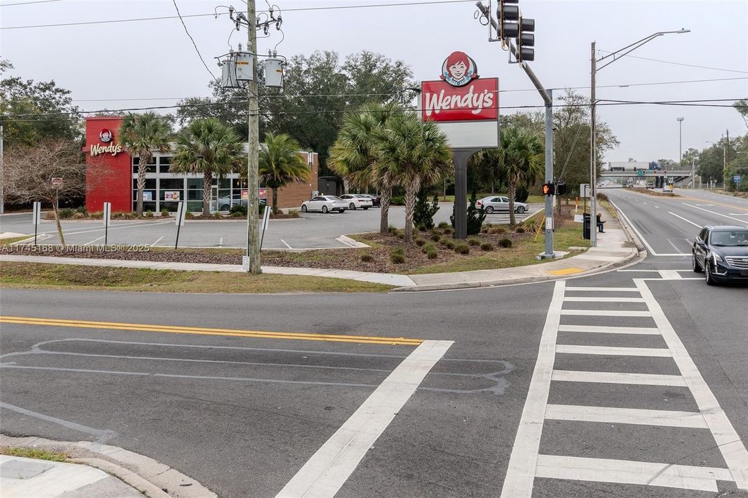 Vendido Recientemente: $2,409,200 (0 camas, 0 baños, 0 Pies cuadrados)