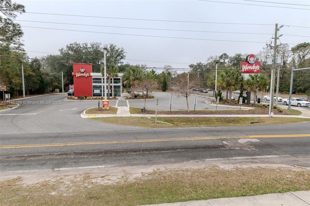 Vendido Recientemente: $2,409,200 (0 camas, 0 baños, 0 Pies cuadrados)