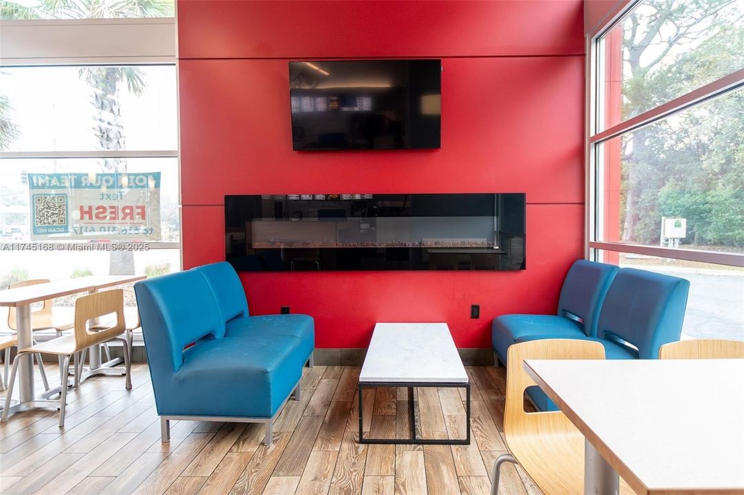 Vendido Recientemente: $2,409,200 (0 camas, 0 baños, 0 Pies cuadrados)