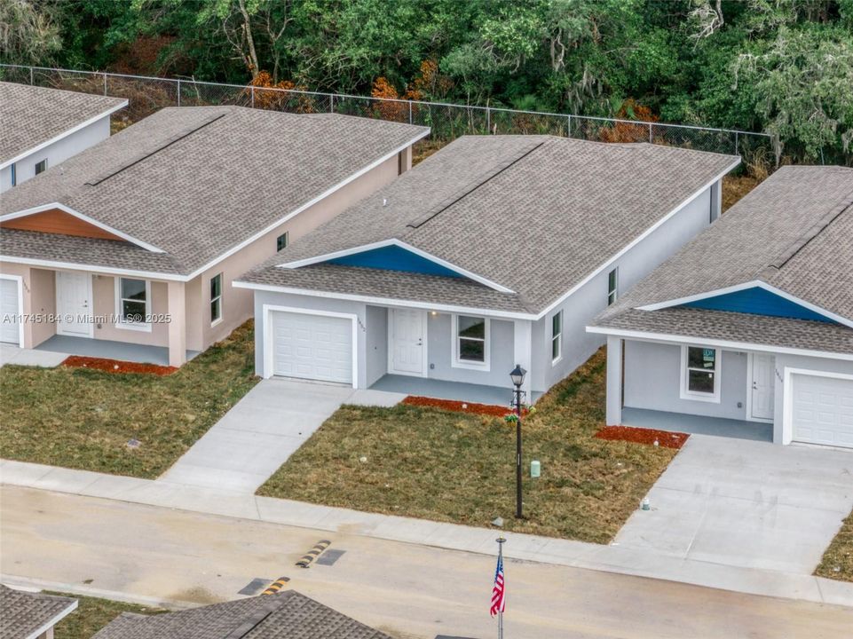 最近租的: $1,700 (3 贝兹, 2 浴室, 1300 平方英尺)