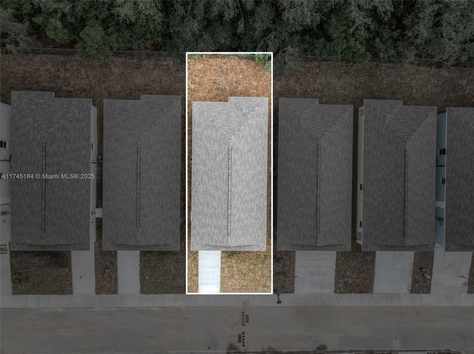 最近租的: $1,700 (3 贝兹, 2 浴室, 1300 平方英尺)