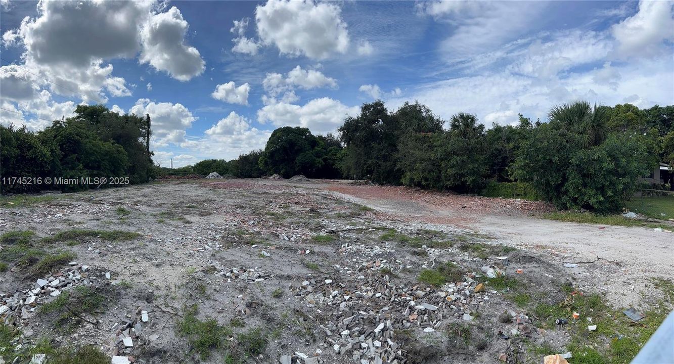 For Sale: $1,395,000 (1.72 acres)