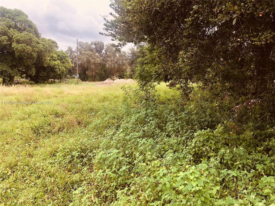 For Sale: $1,395,000 (1.72 acres)