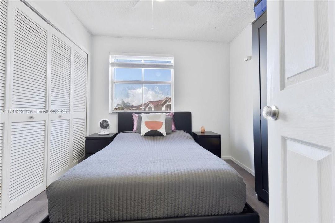 合同活跃: $460,000 (3 贝兹, 2 浴室, 1308 平方英尺)