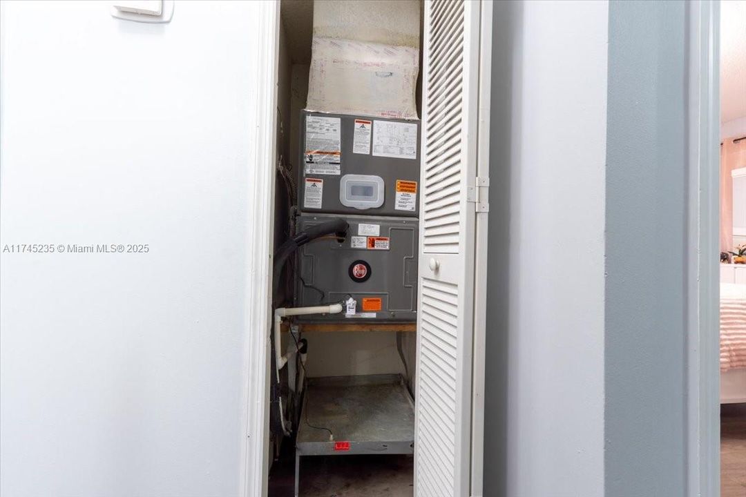 合同活跃: $460,000 (3 贝兹, 2 浴室, 1308 平方英尺)