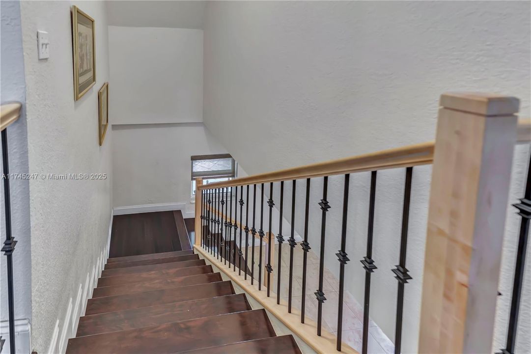 Recently Sold: $3,260,000 (5 beds, 4 baths, 5187 Square Feet)