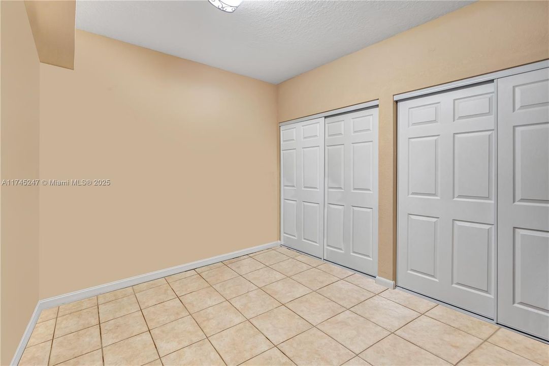 Recently Sold: $3,260,000 (5 beds, 4 baths, 5187 Square Feet)