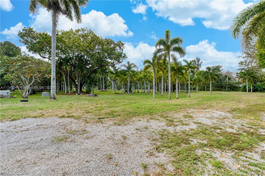 Recently Sold: $3,260,000 (5 beds, 4 baths, 5187 Square Feet)