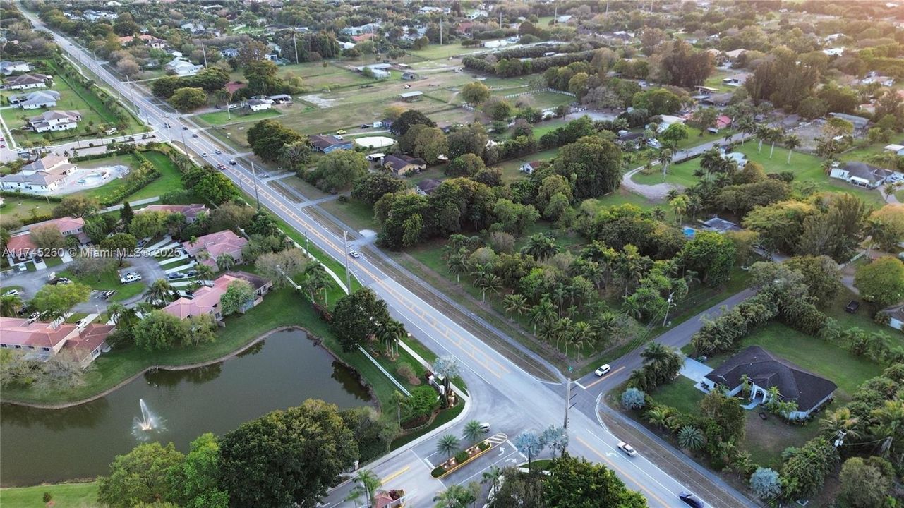 На продажу: $1,300,000 (1.50 acres)