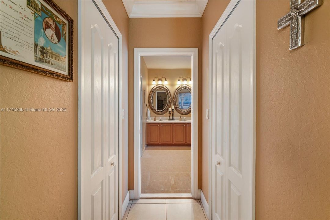 Recently Sold: $850,000 (4 beds, 2 baths, 1997 Square Feet)