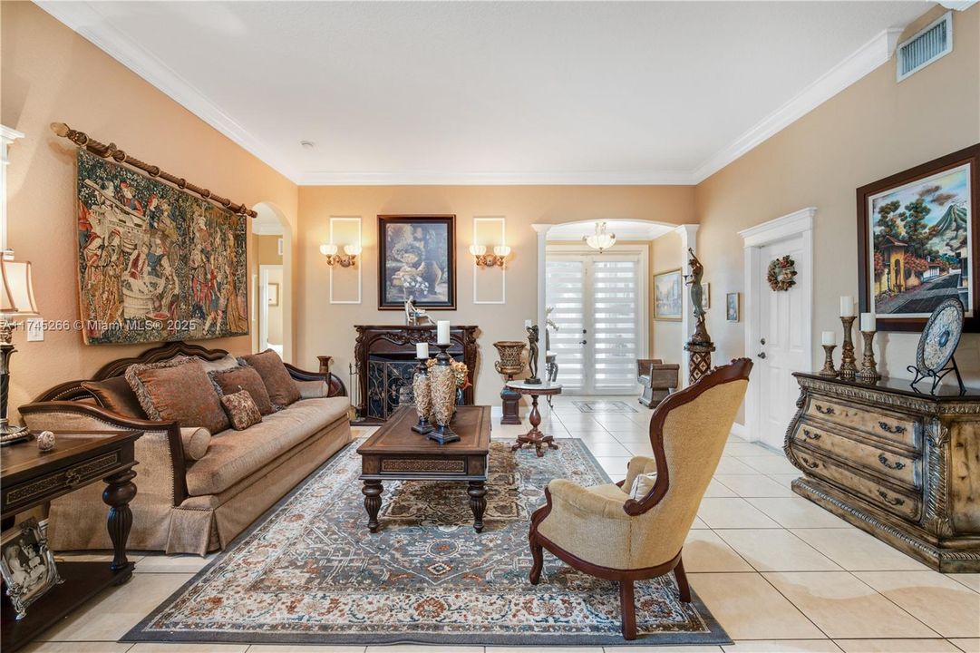 Recently Sold: $850,000 (4 beds, 2 baths, 1997 Square Feet)