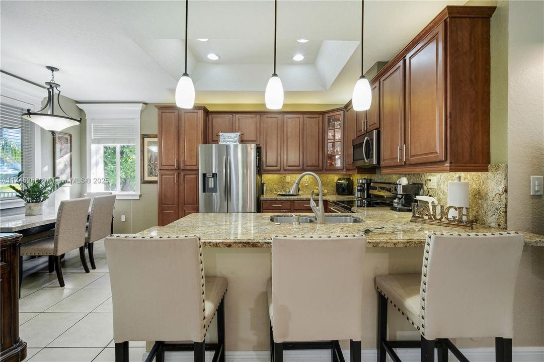 Recently Sold: $850,000 (4 beds, 2 baths, 1997 Square Feet)