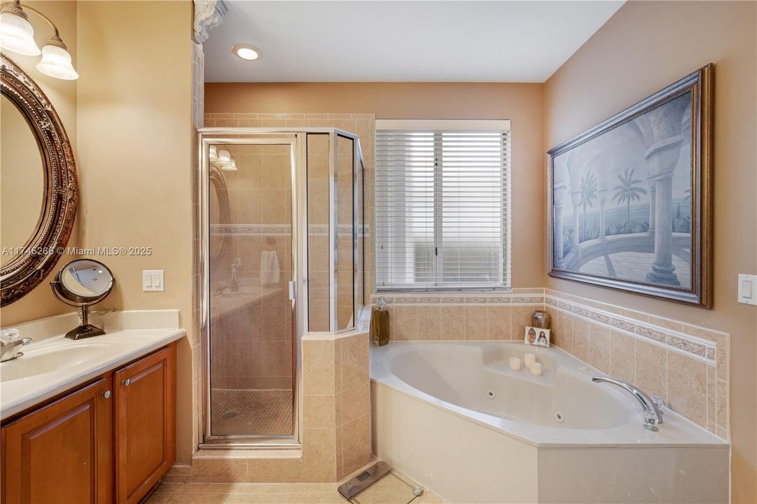 Recently Sold: $850,000 (4 beds, 2 baths, 1997 Square Feet)