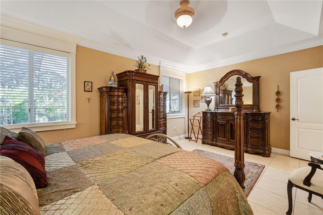 Recently Sold: $850,000 (4 beds, 2 baths, 1997 Square Feet)