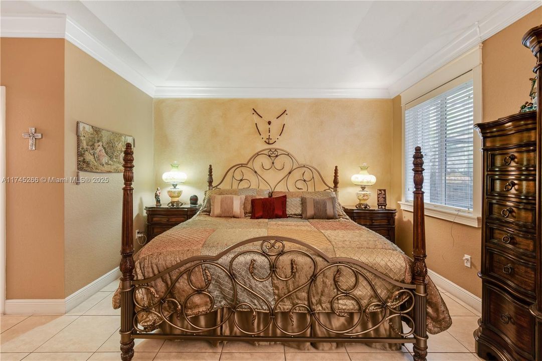 Recently Sold: $850,000 (4 beds, 2 baths, 1997 Square Feet)