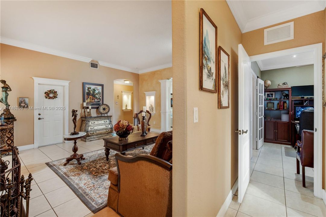 Recently Sold: $850,000 (4 beds, 2 baths, 1997 Square Feet)