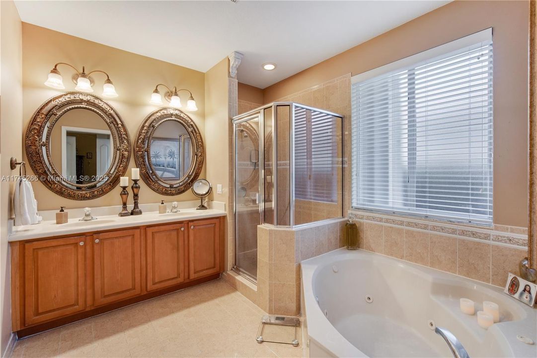 Recently Sold: $850,000 (4 beds, 2 baths, 1997 Square Feet)