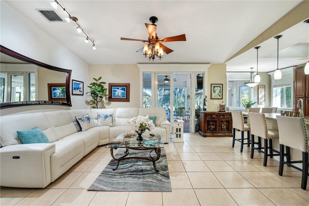 Recently Sold: $850,000 (4 beds, 2 baths, 1997 Square Feet)