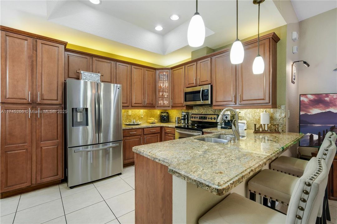 Recently Sold: $850,000 (4 beds, 2 baths, 1997 Square Feet)