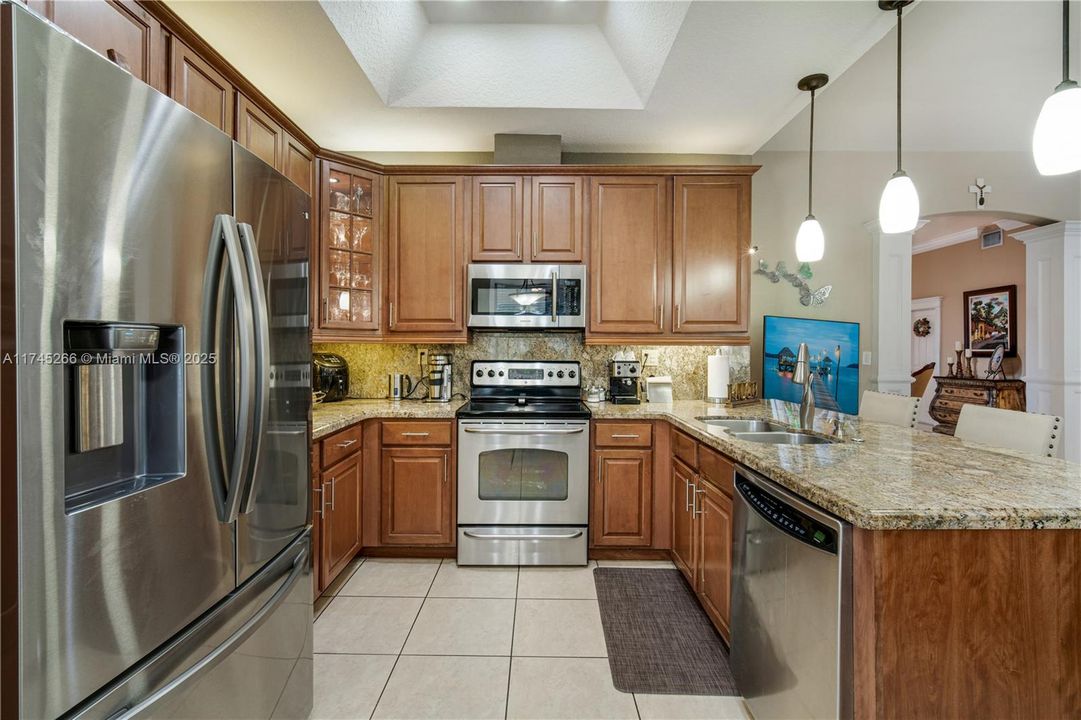 Recently Sold: $850,000 (4 beds, 2 baths, 1997 Square Feet)