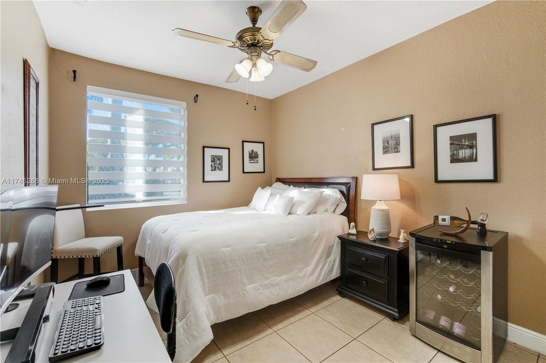 Recently Sold: $850,000 (4 beds, 2 baths, 1997 Square Feet)