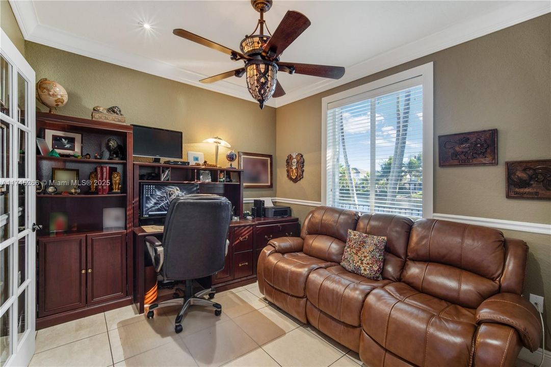 Recently Sold: $850,000 (4 beds, 2 baths, 1997 Square Feet)