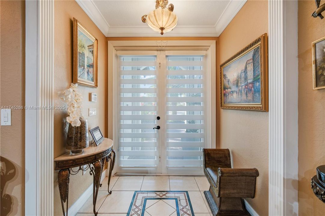 Recently Sold: $850,000 (4 beds, 2 baths, 1997 Square Feet)