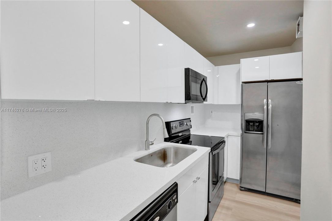 Recently Sold: $349,000 (0 beds, 1 baths, 552 Square Feet)