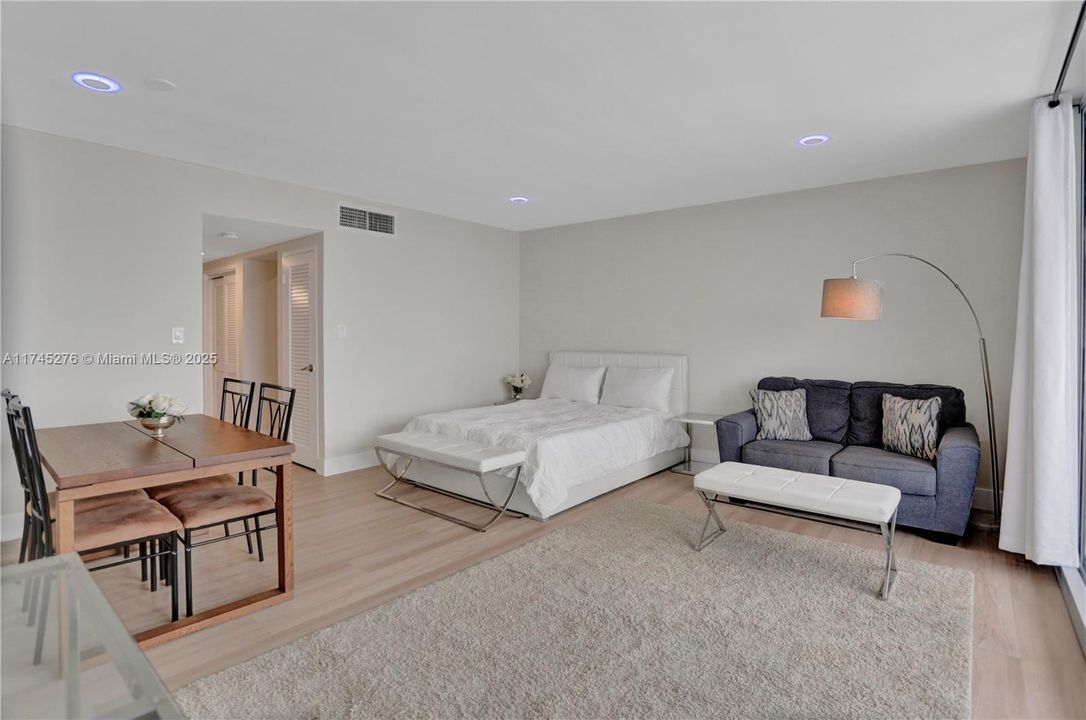 Recently Sold: $349,000 (0 beds, 1 baths, 552 Square Feet)