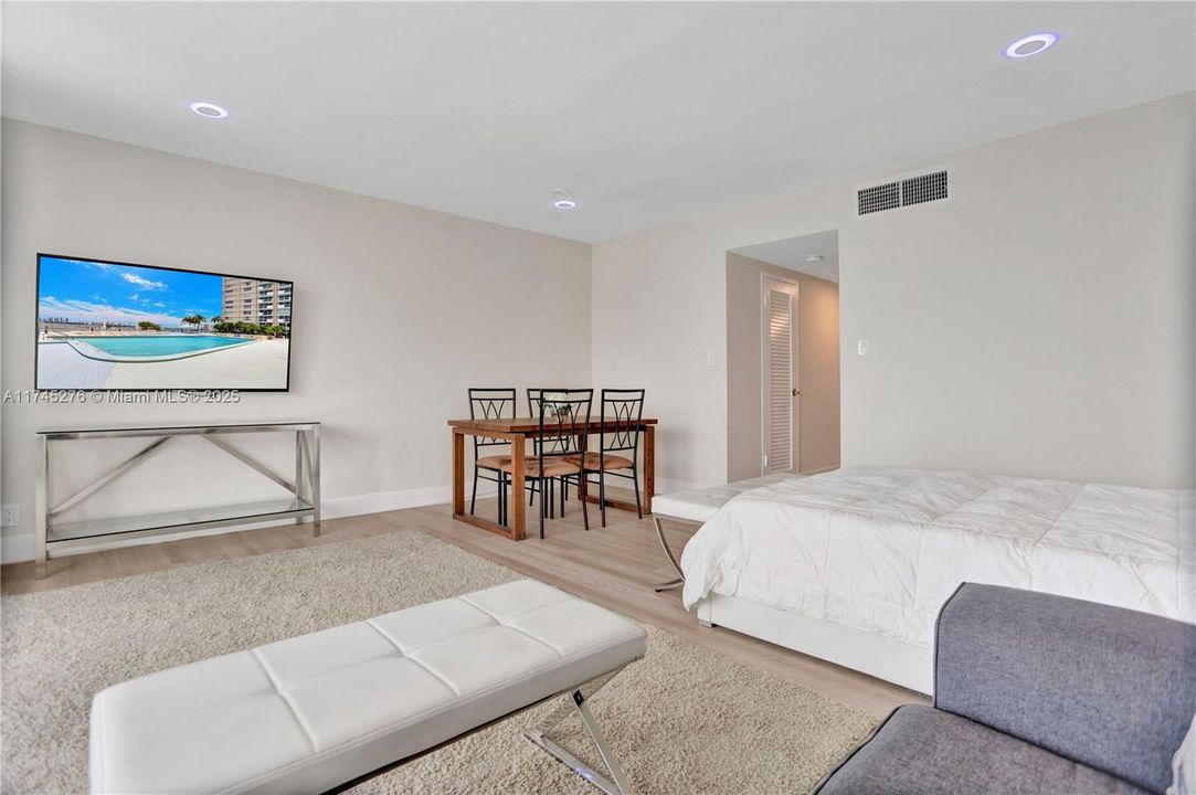 Recently Sold: $349,000 (0 beds, 1 baths, 552 Square Feet)