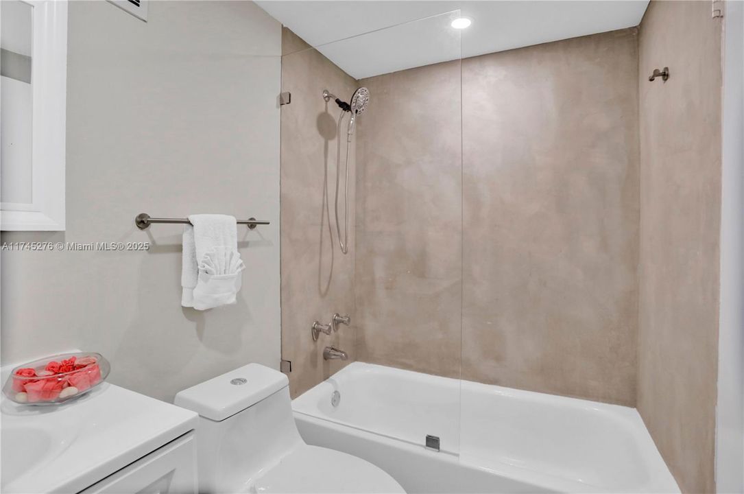 Recently Sold: $349,000 (0 beds, 1 baths, 552 Square Feet)