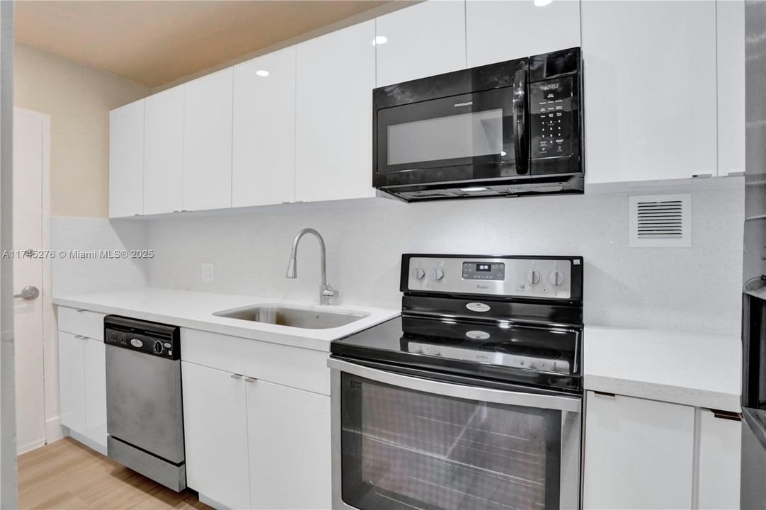 Recently Sold: $349,000 (0 beds, 1 baths, 552 Square Feet)