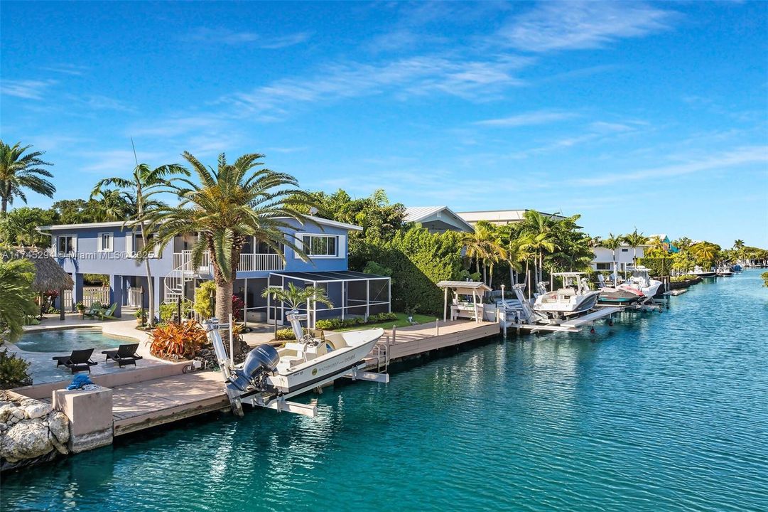 Recently Sold: $1,870,000 (2 beds, 3 baths, 1230 Square Feet)