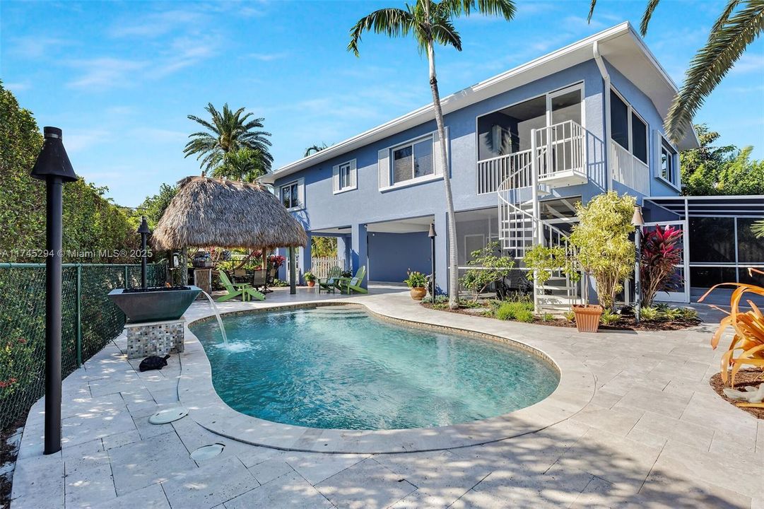 Recently Sold: $1,870,000 (2 beds, 3 baths, 1230 Square Feet)