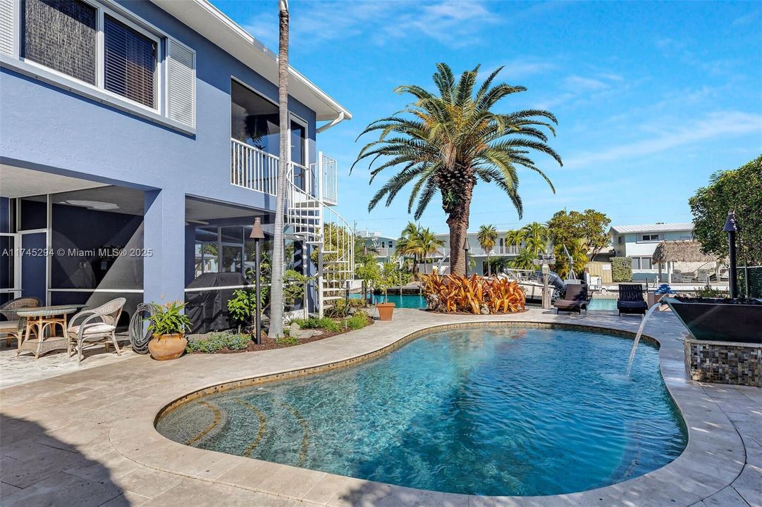 Recently Sold: $1,870,000 (2 beds, 3 baths, 1230 Square Feet)