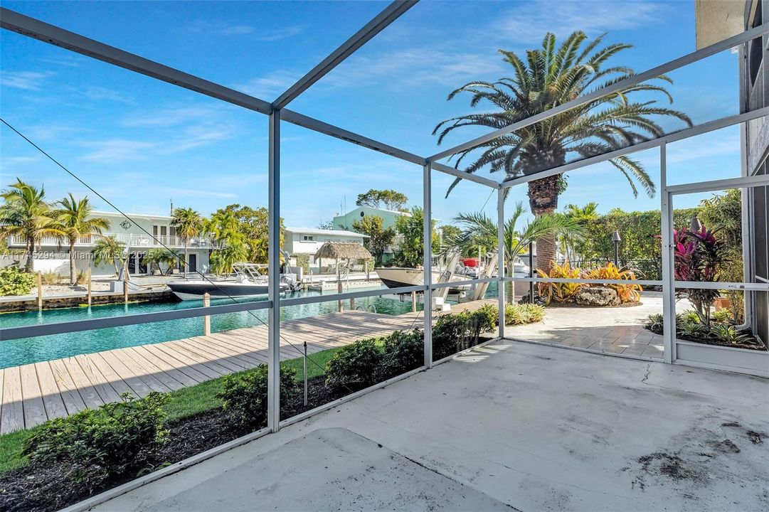 Recently Sold: $1,870,000 (2 beds, 3 baths, 1230 Square Feet)
