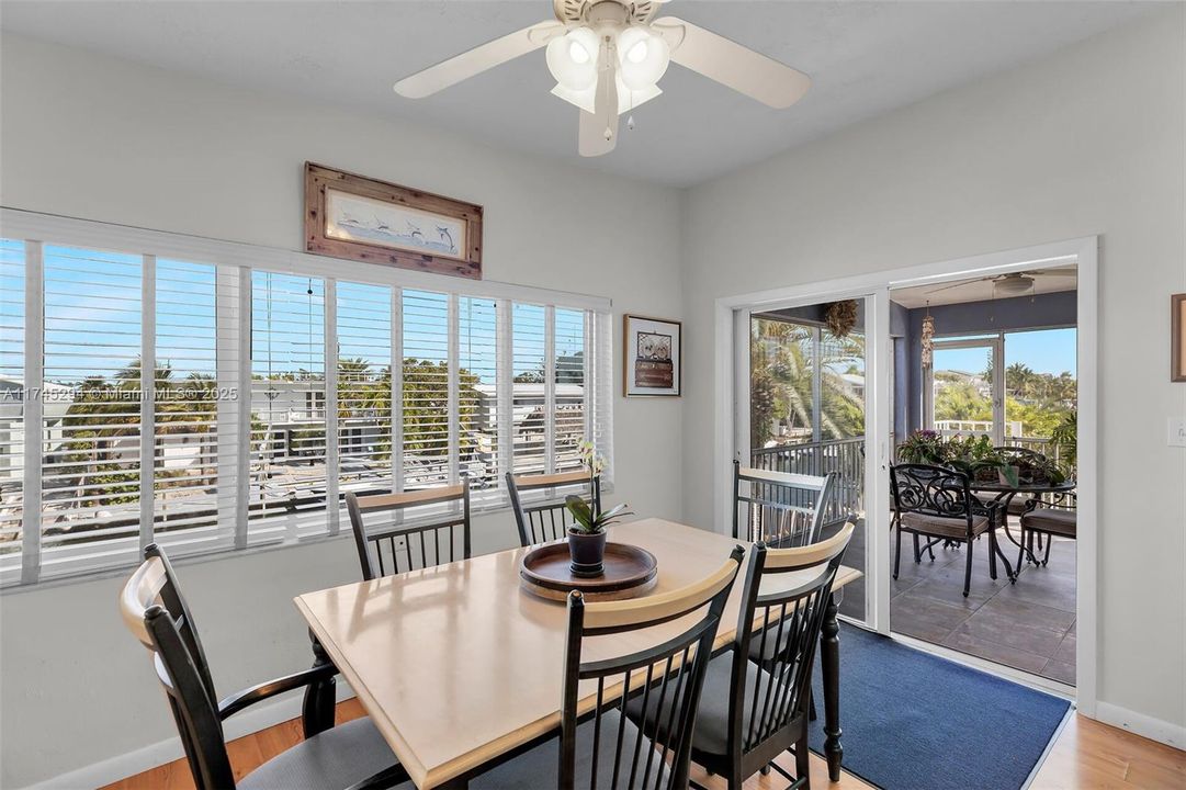 Recently Sold: $1,870,000 (2 beds, 3 baths, 1230 Square Feet)